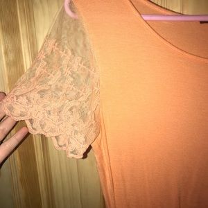 Soft, sleeve details top